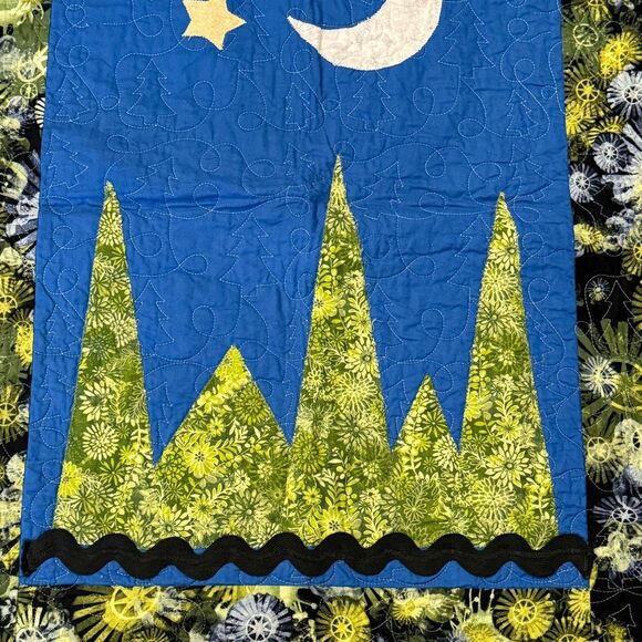 Handmade Quilted Wall Hanging Mountains 40x32 - Picture 2 of 6